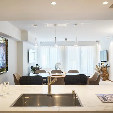 First Croisette Apartman