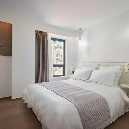 First Croisette Apartman *