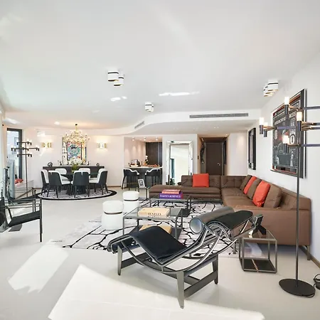 First Croisette كان